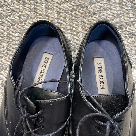 Steve Madden Size 10 1/2 Shoes - Picture 3 of 4